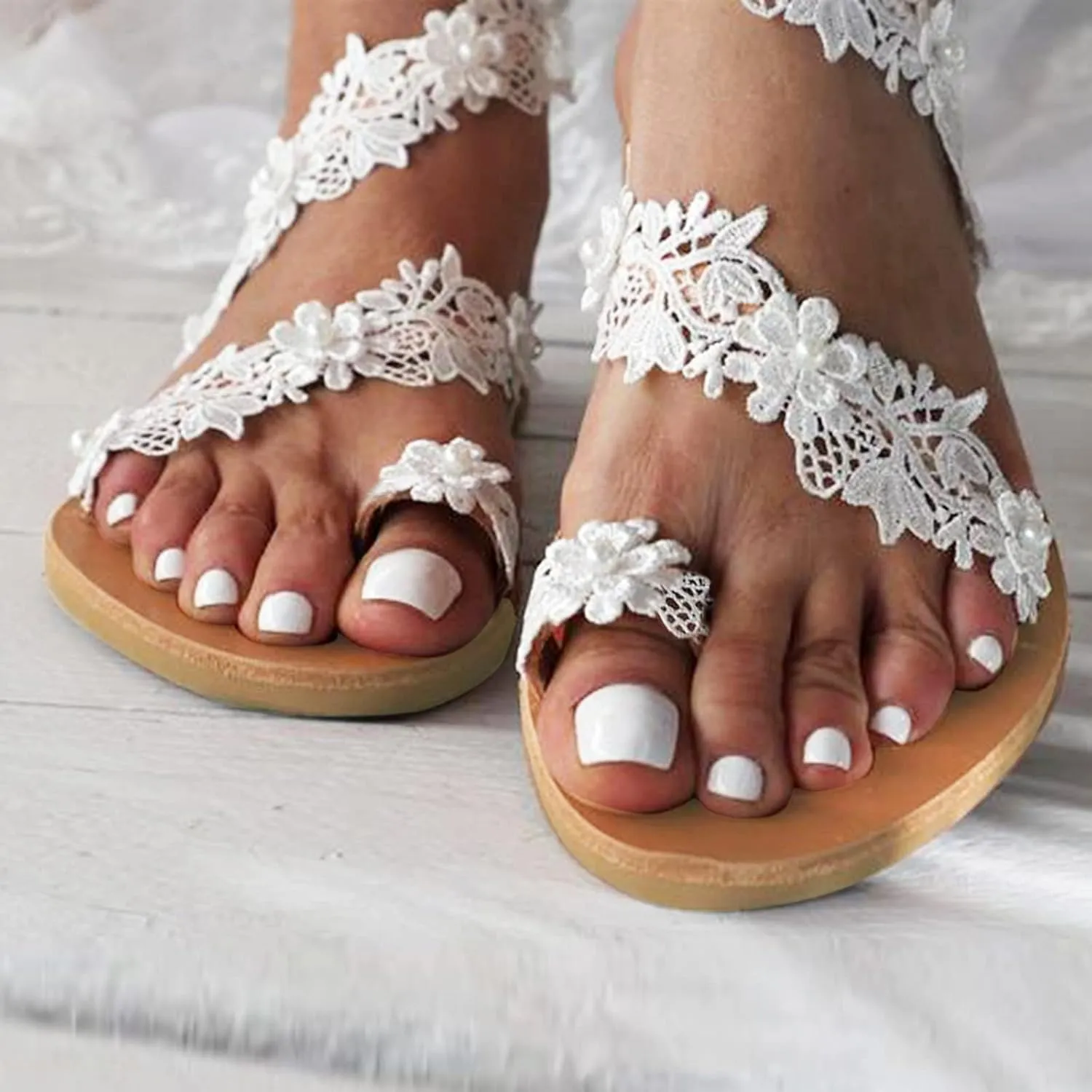 Flat Sandals for Women Dressy Flowers Lace Shoes Clip Toe Boho Pearls Floral Wedding Fashion Comfy Roman Shoes