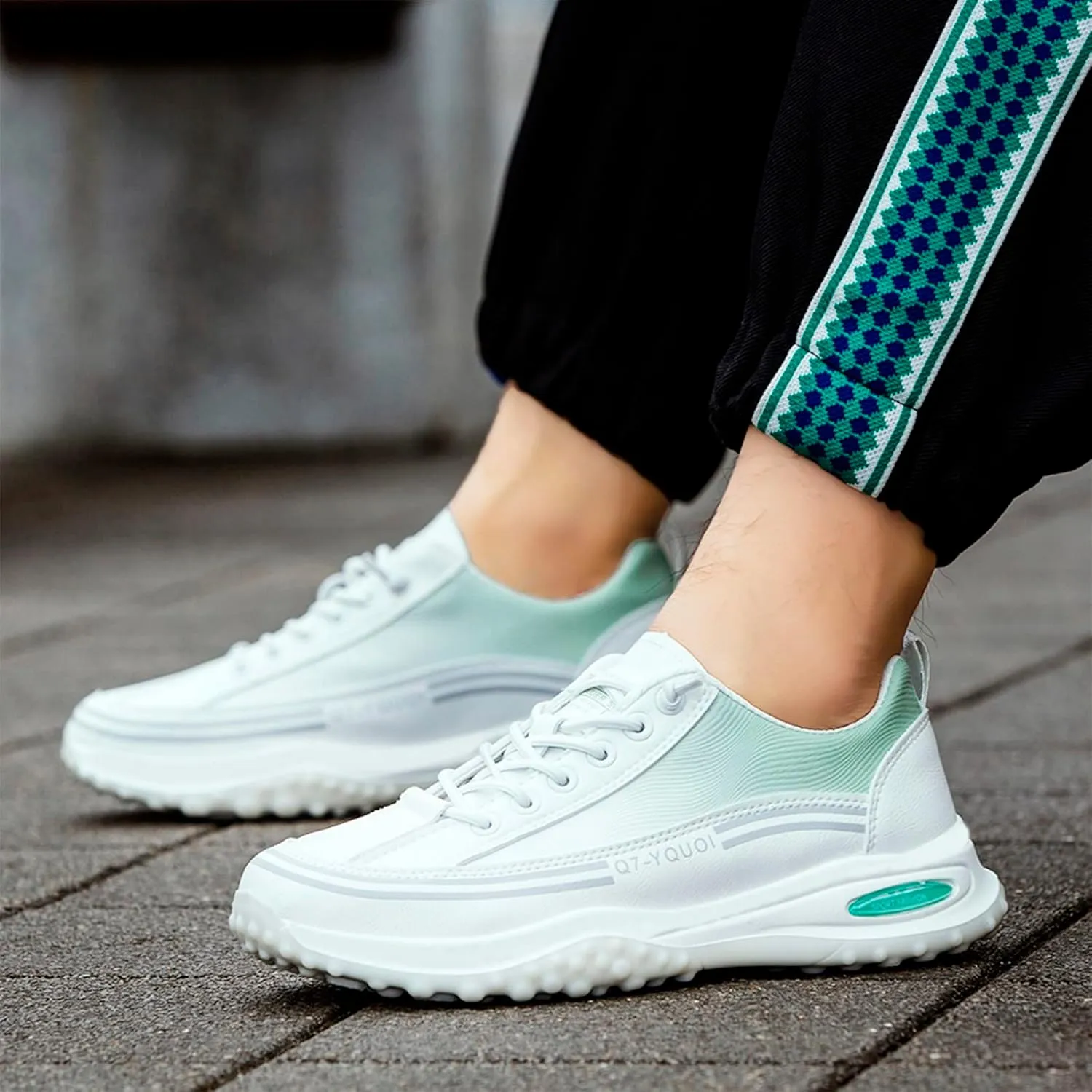 Men's Minimalist Barefoot Shoes Casual Sneaker Mesh Breathable Walking Shoe Men's Lightweight Cushion Sneakers