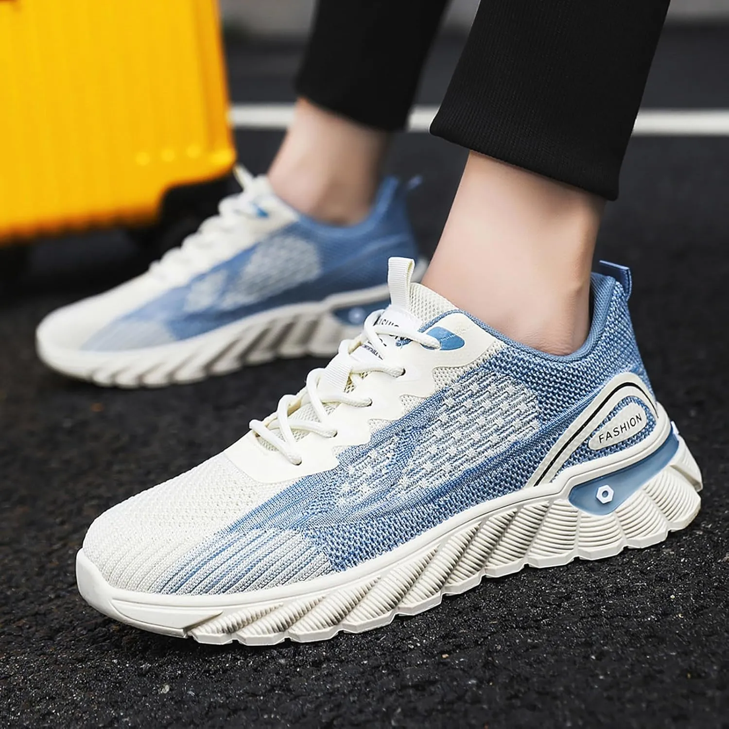 Men's Shoes Summer New Breathable Casual Fly Weaving Mesh Mesh Shoes Running Casual Sports Sneaker Boots for Men