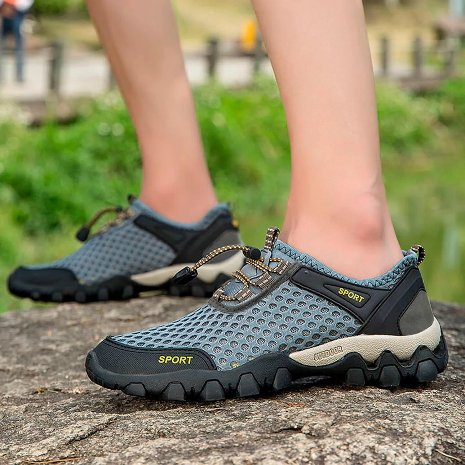 Mens Summer Mesh Hiking Sneaker Breathable Solid Color Casual Running Shoes Comfortable Summer Lighweight Sneakers Soft Sole Low Top Comfy Outdoor Walking Shoes