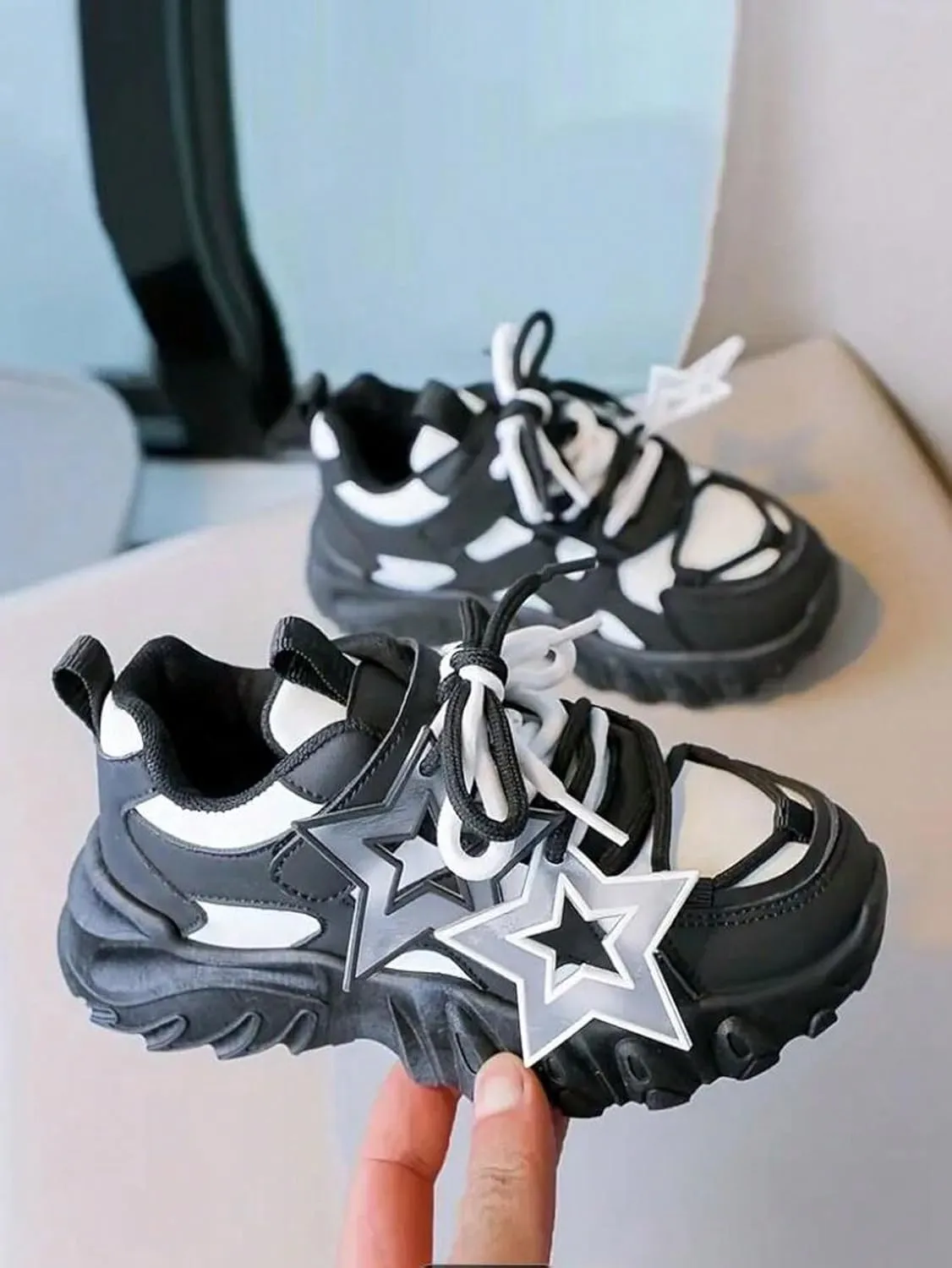 Ombre Y2K Cute Star Pattern Sneakers Stylish Lightweight Low Top Shoes for Kids and Women Casual Everyday Walking School Travel All Season Non Slip Comfort Fit