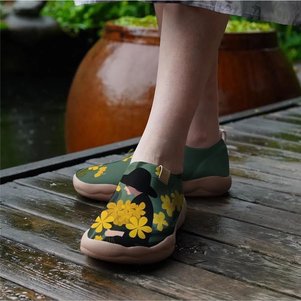 Women's Artistic Floral Slip On Shoes Ultra Lightweight Walking Travel Loafers Casual Comfort Everyday Wear Sneakers